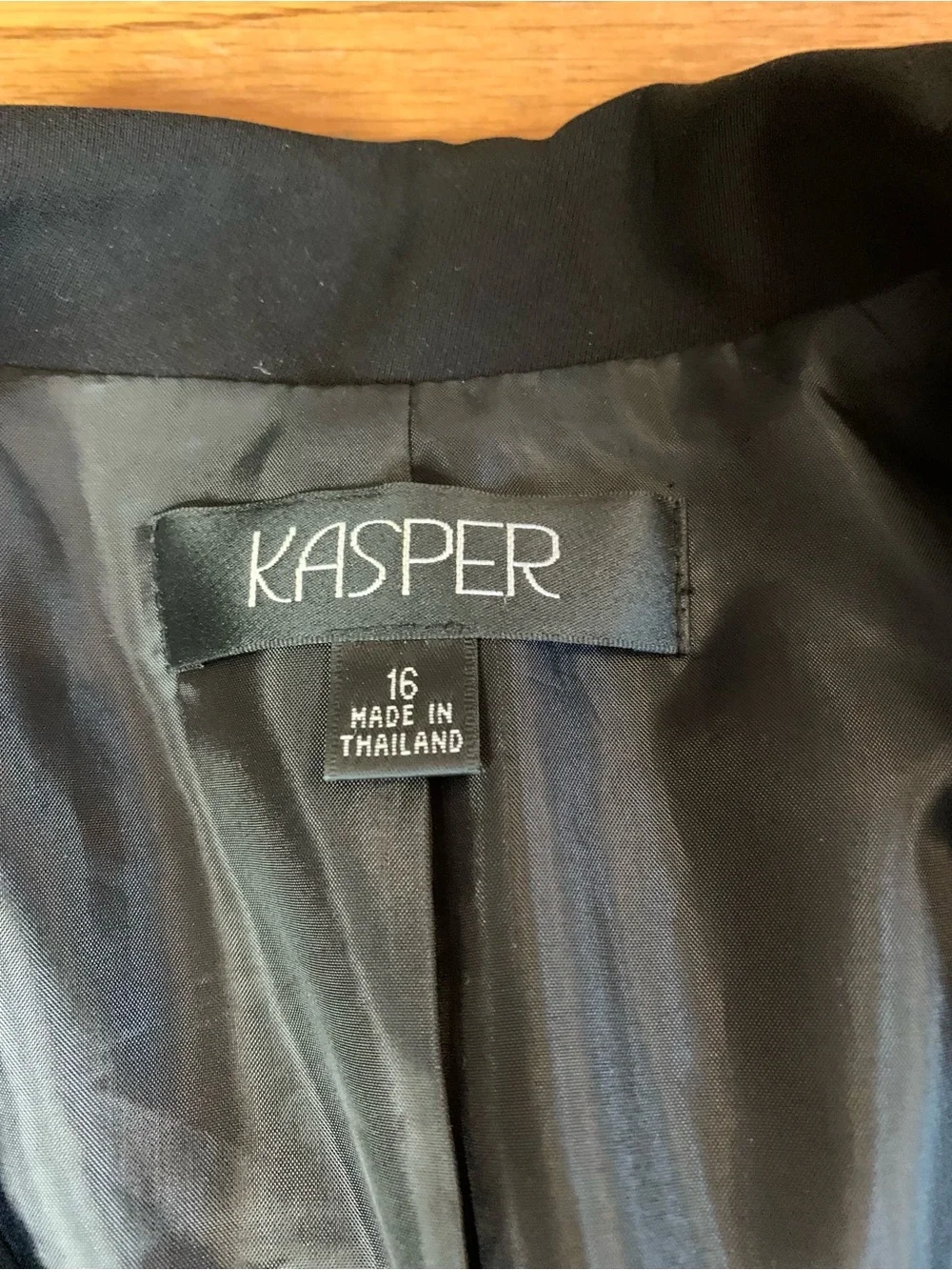 Kasper Black Structured Blazer Jacket – Size 16 – Professional Office Wear - Picture 3 of 8